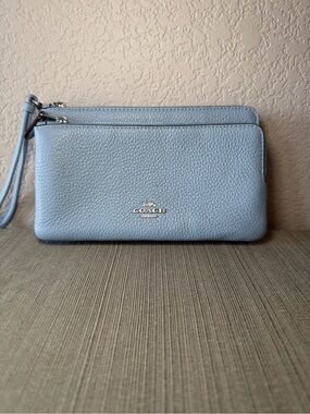Coach Pebbled Leather Double Zip Wristlet - Sky Blue